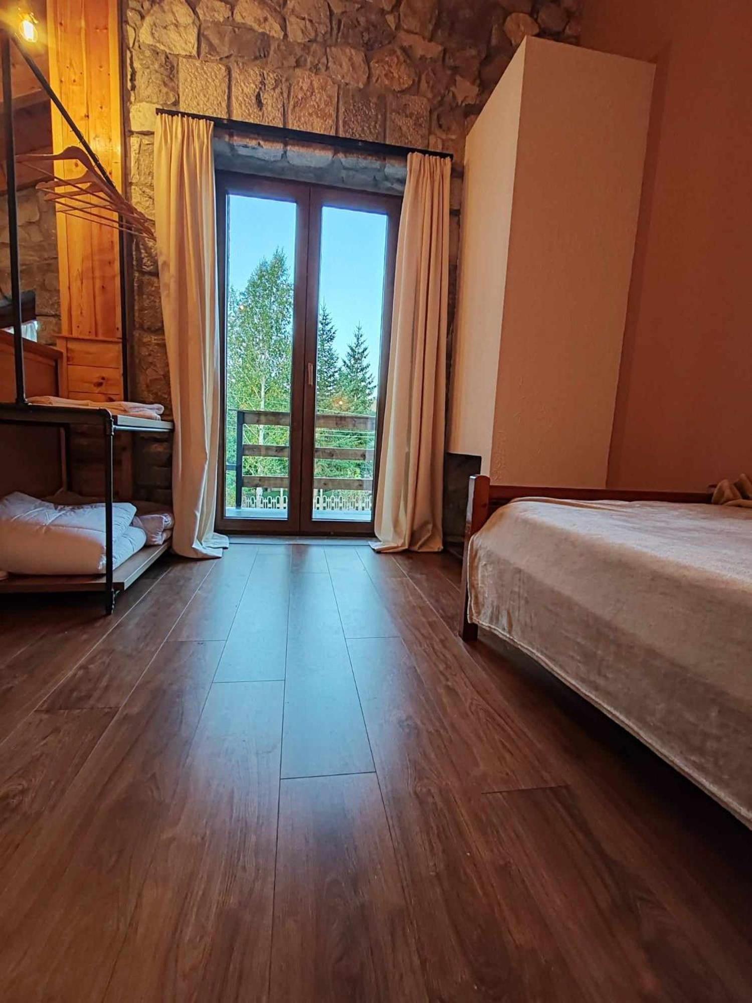Hotel Nikol *